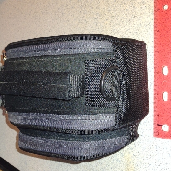 Kenneth Cole Compact Camera Case - Picture 3 of 6